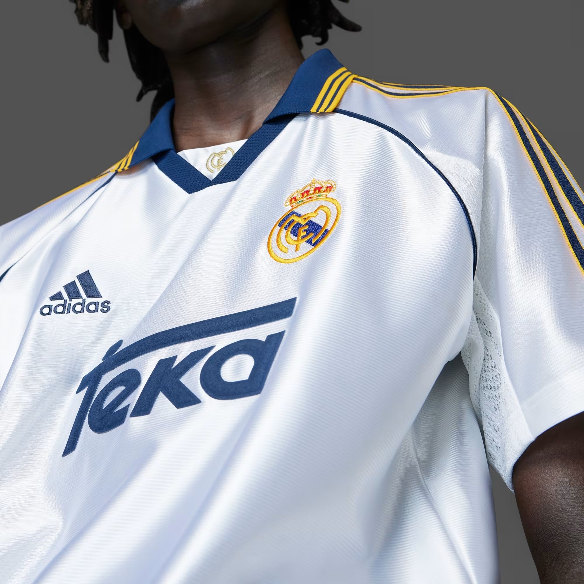 Real Madrid 1999/00 Retro Shirt